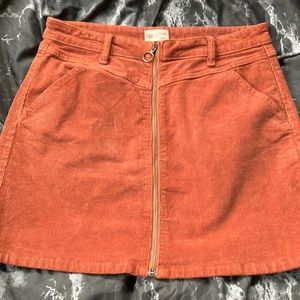 𝐎𝐫𝐚𝐧𝐠𝐞 𝐳𝐢𝐩 𝐮𝐩 𝐬𝐤𝐢𝐫𝐭.